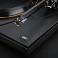 big_0005-MoFi-MasterDeck-Turntable-Detail-03-Badge.jpg