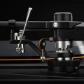 big_0004-MoFi-MasterDeck-Turntable-Detail-04-Tonearm.jpg